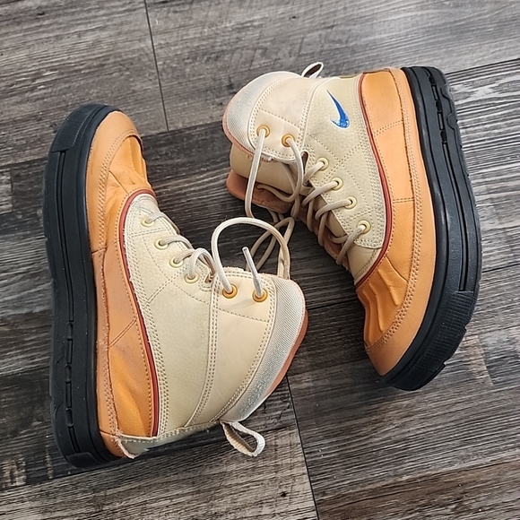 Nike ACG Kids' Tan and Orange Boots - Picture 4 of 9